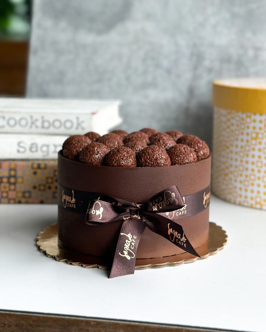 BRIGADEIRO CAKE